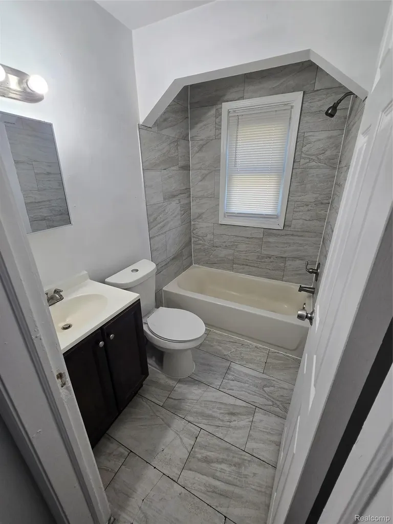 8842 Longacre Street Detroit City MI 48228