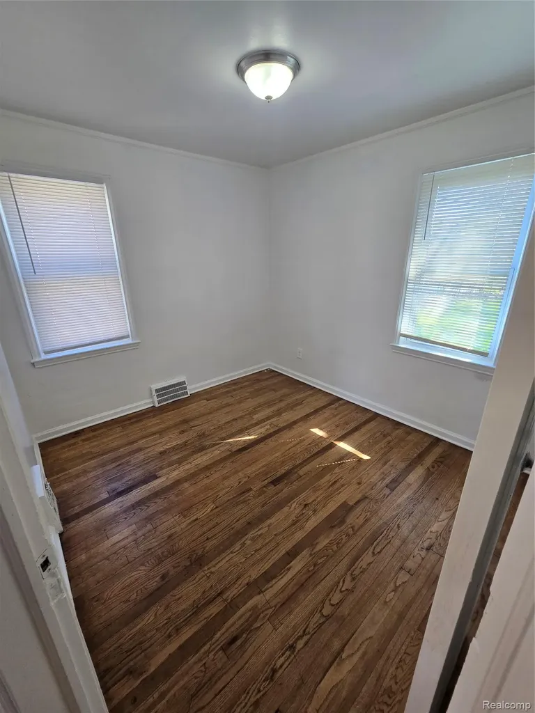 8842 Longacre Street Detroit City MI 48228