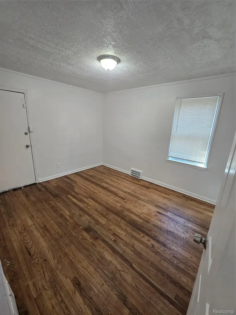 8842 Longacre Street Detroit City MI 48228