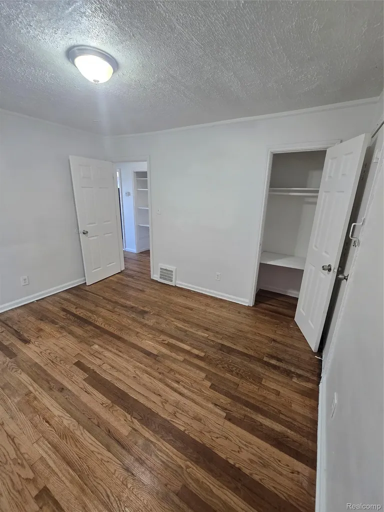 8842 Longacre Street Detroit City MI 48228