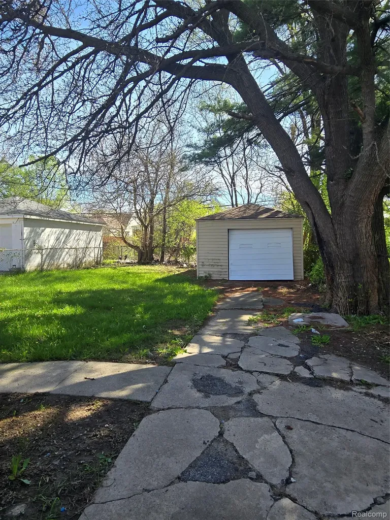 8842 Longacre Street Detroit City MI 48228