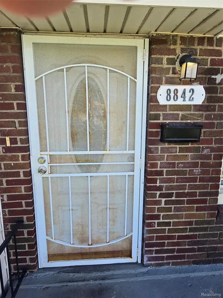 8842 Longacre Street Detroit City MI 48228