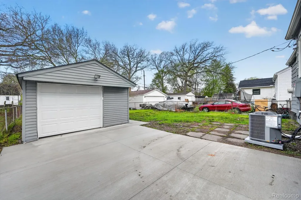 5156 Winifred Street Wayne City MI 48184