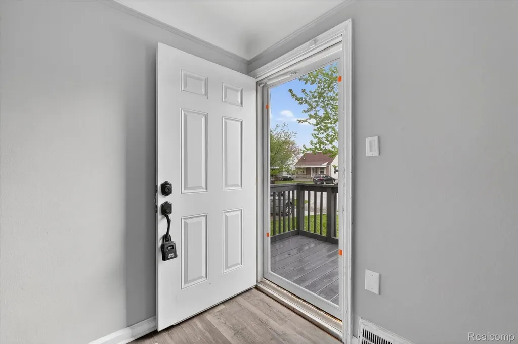 5156 Winifred Street Wayne City MI 48184