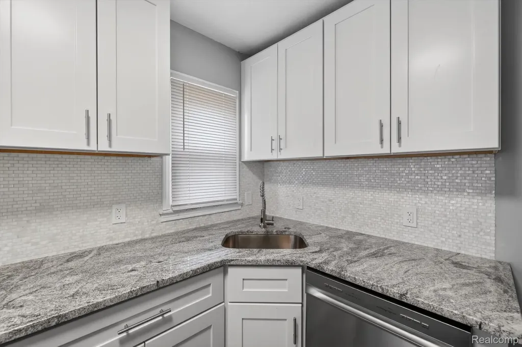 5156 Winifred Street Wayne City MI 48184