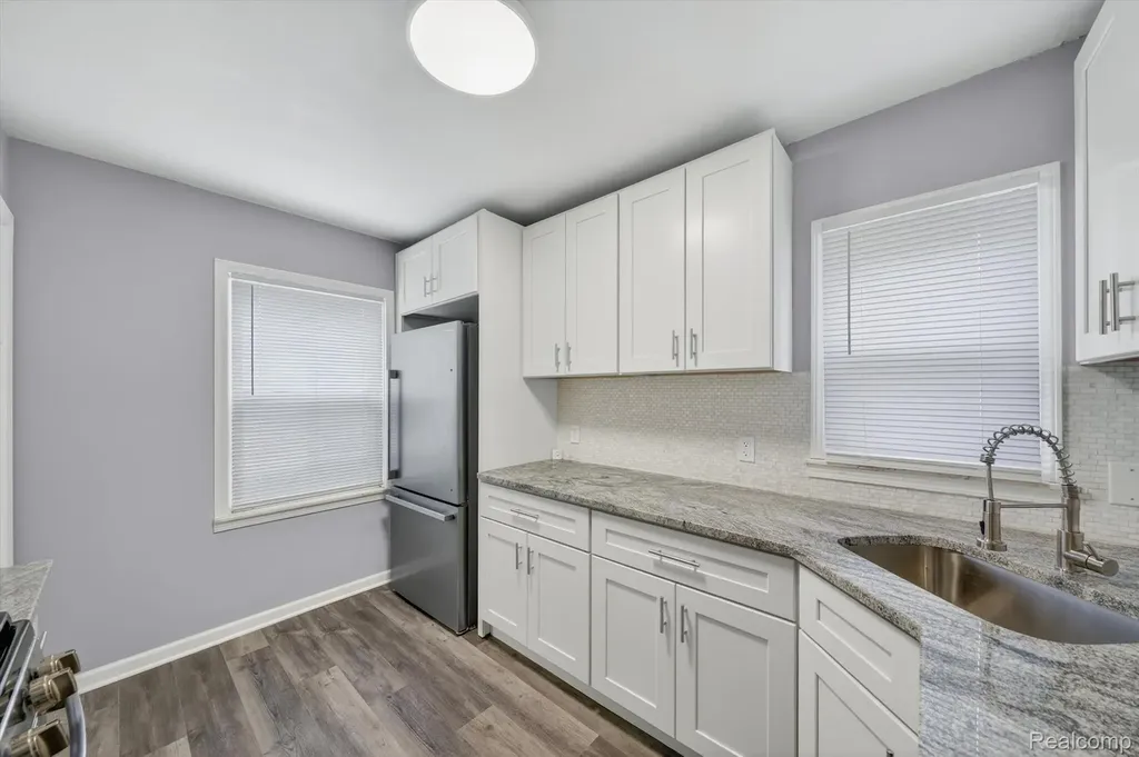 5156 Winifred Street Wayne City MI 48184