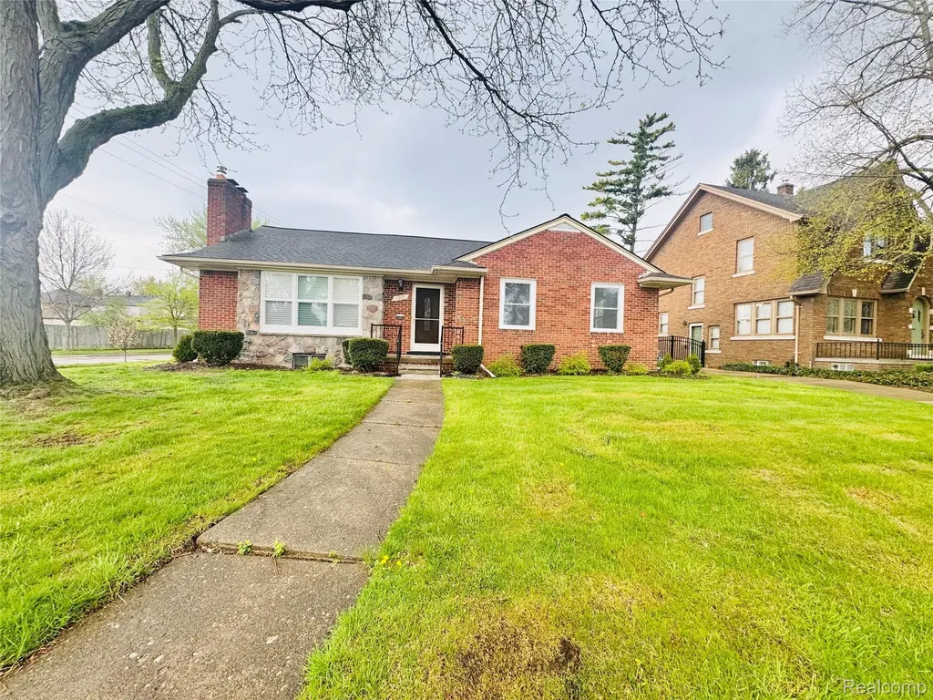 1909 S Trenton Drive Trenton City MI 48183