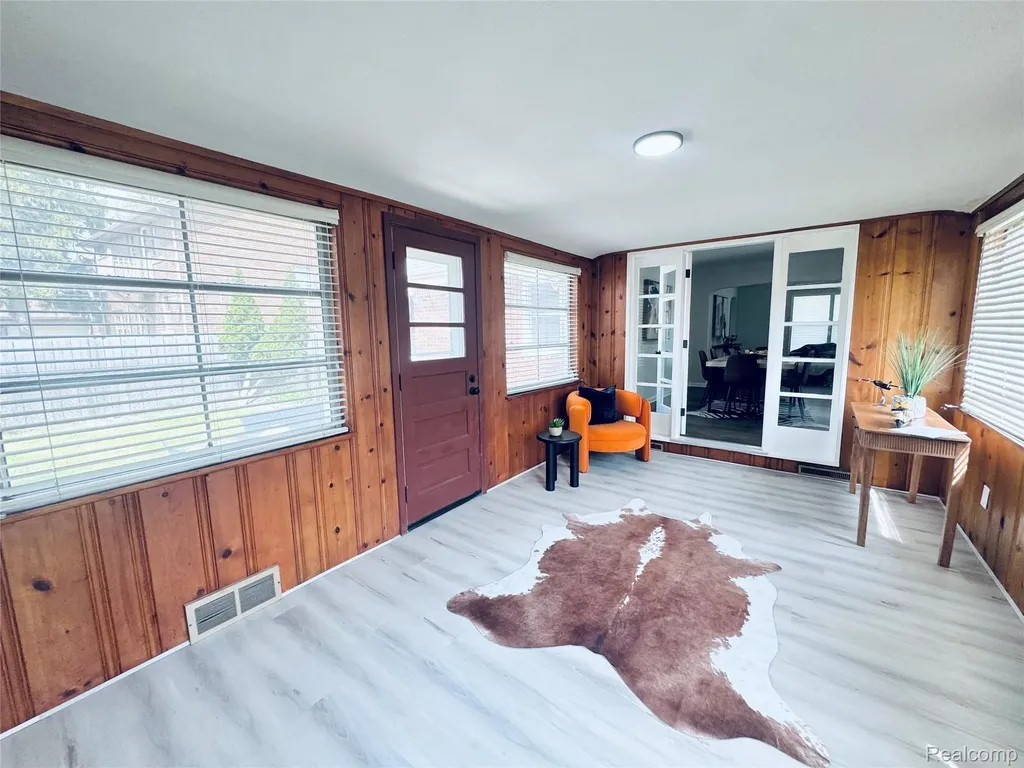 1909 S Trenton Drive Trenton City MI 48183