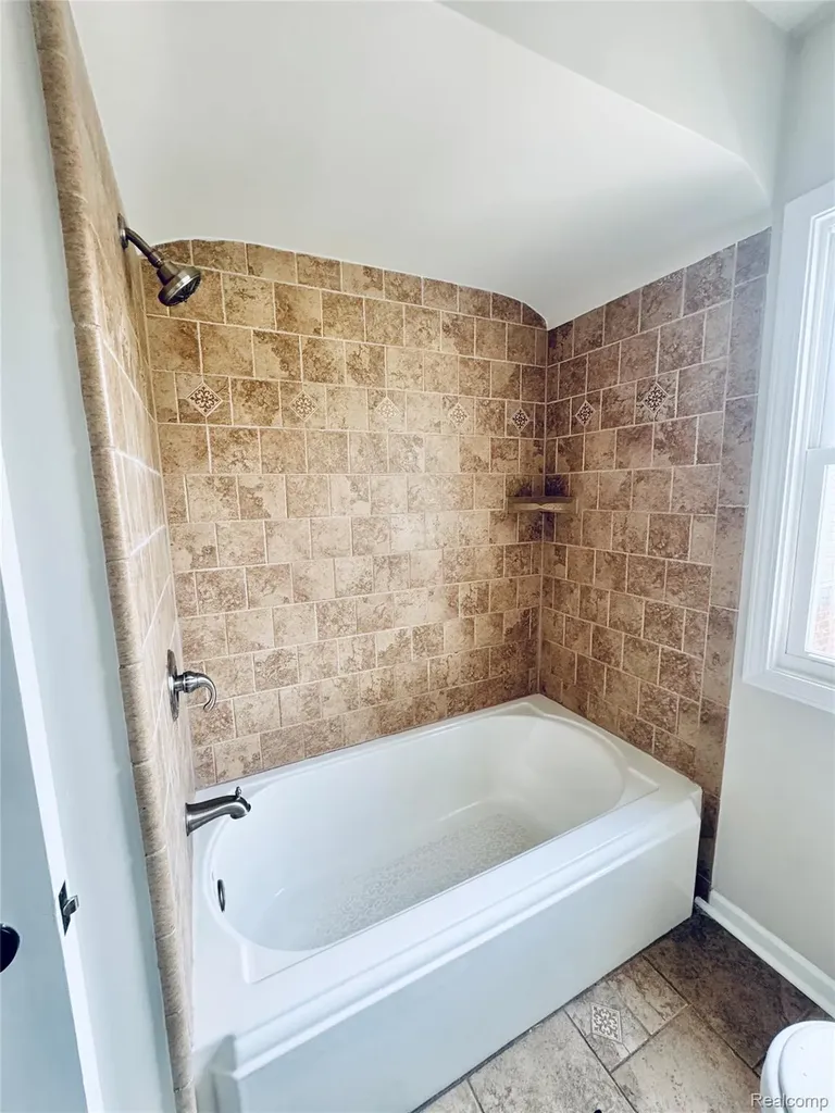 1909 S Trenton Drive Trenton City MI 48183