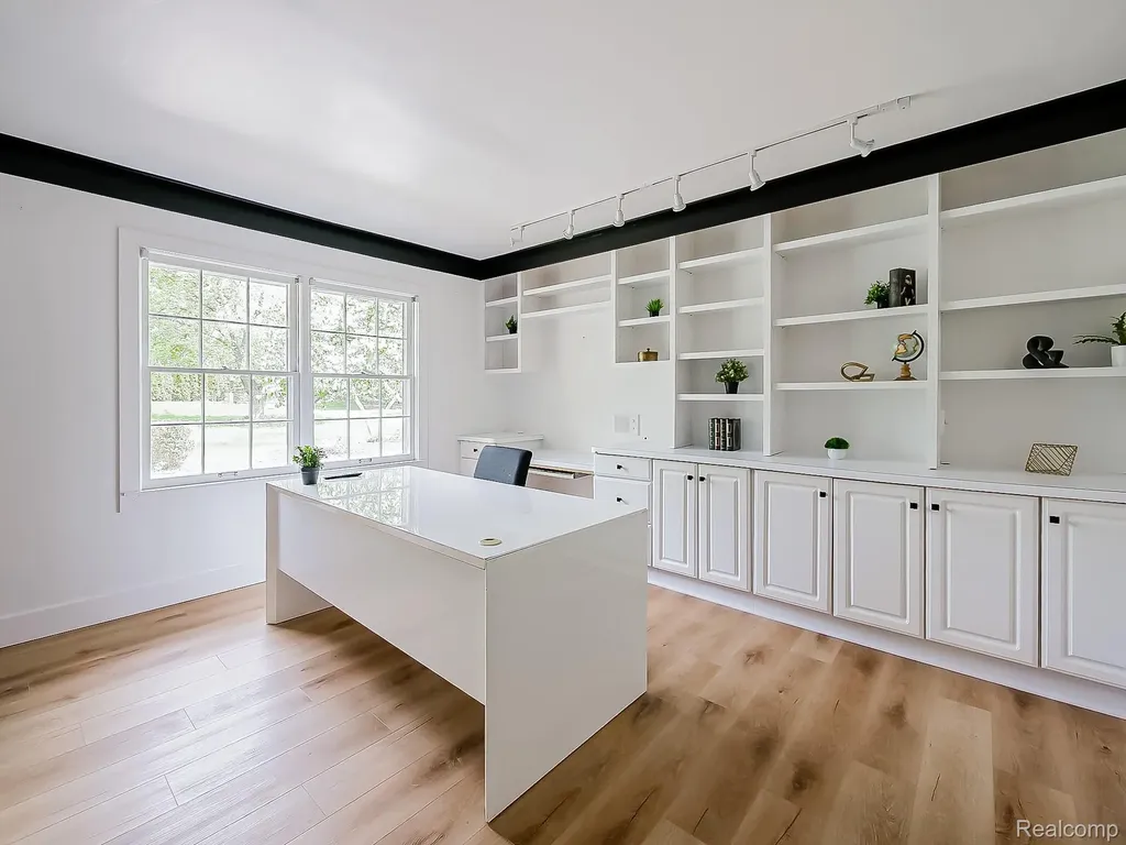 2085 Quarton Road Bloomfield Hills City MI 48301