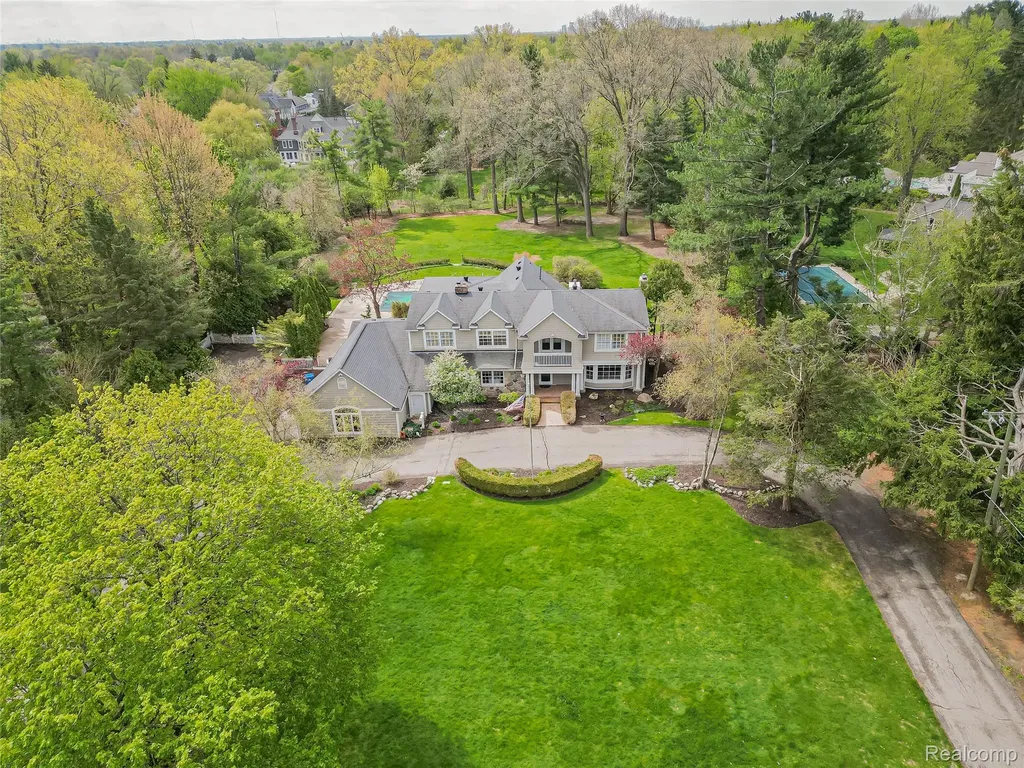 2085 Quarton Road Bloomfield Hills City MI 48301