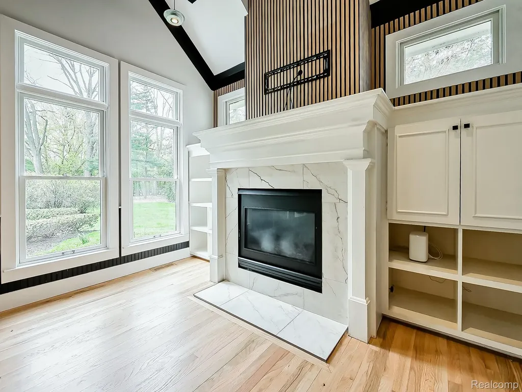 2085 Quarton Road Bloomfield Hills City MI 48301
