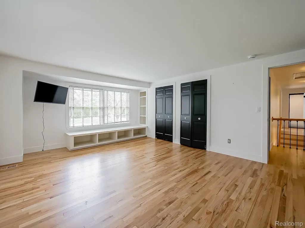 2085 Quarton Road Bloomfield Hills City MI 48301