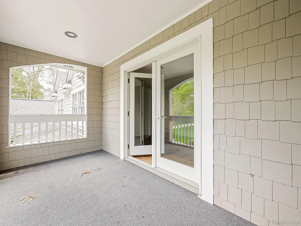 2085 Quarton Road Bloomfield Hills City MI 48301