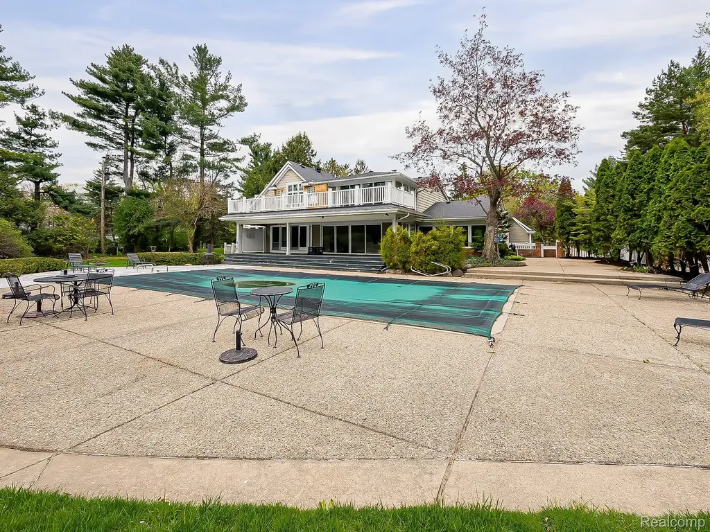 2085 Quarton Road Bloomfield Hills City MI 48301