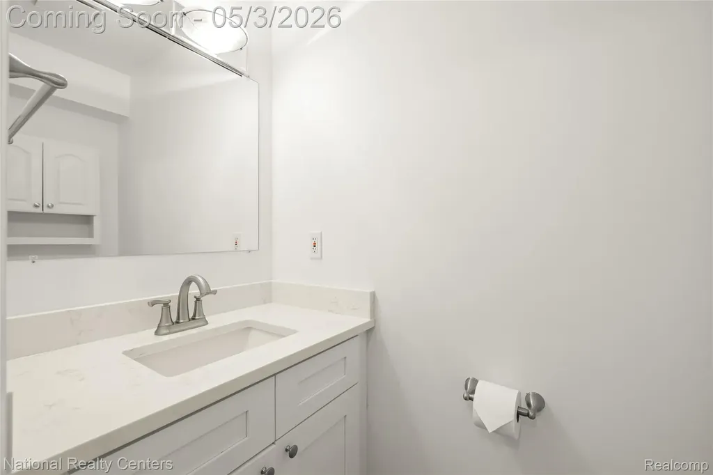 35963 Fair Oaks Court Farmington Hills City MI 48331