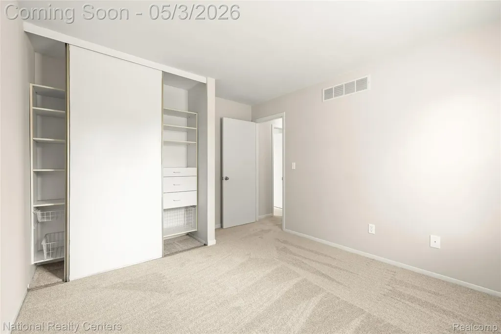 35963 Fair Oaks Court Farmington Hills City MI 48331