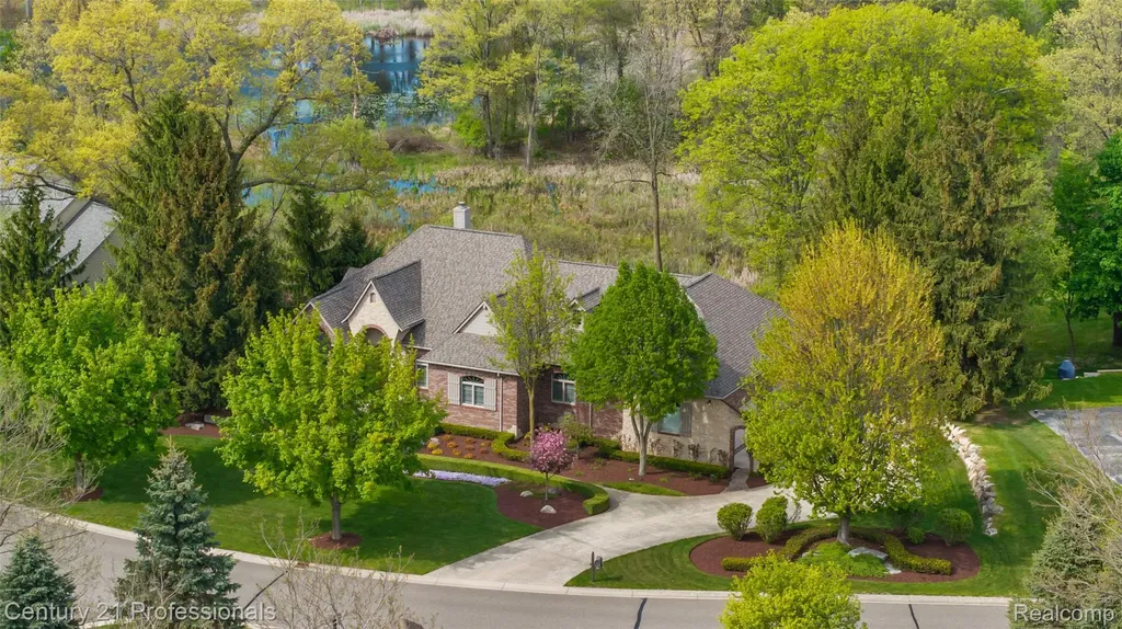 1181 Iroquois Trail Oxford Charter Township MI 48371