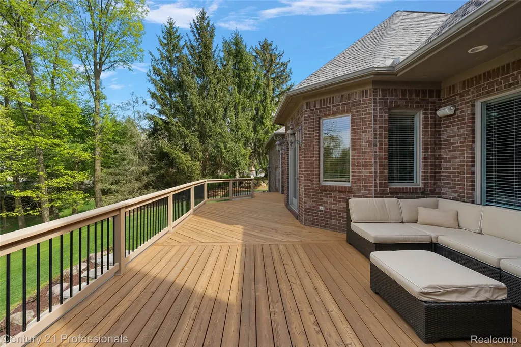 1181 Iroquois Trail Oxford Charter Township MI 48371