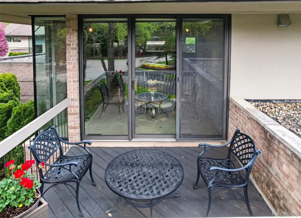 5044 Christy Court Troy City MI 48098
