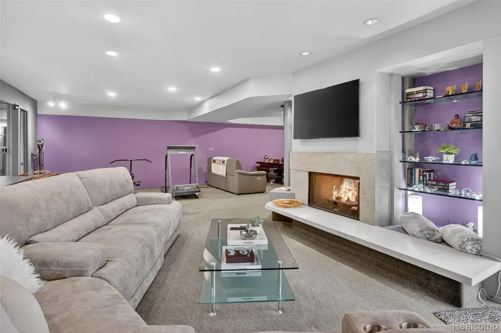 5044 Christy Court Troy City MI 48098