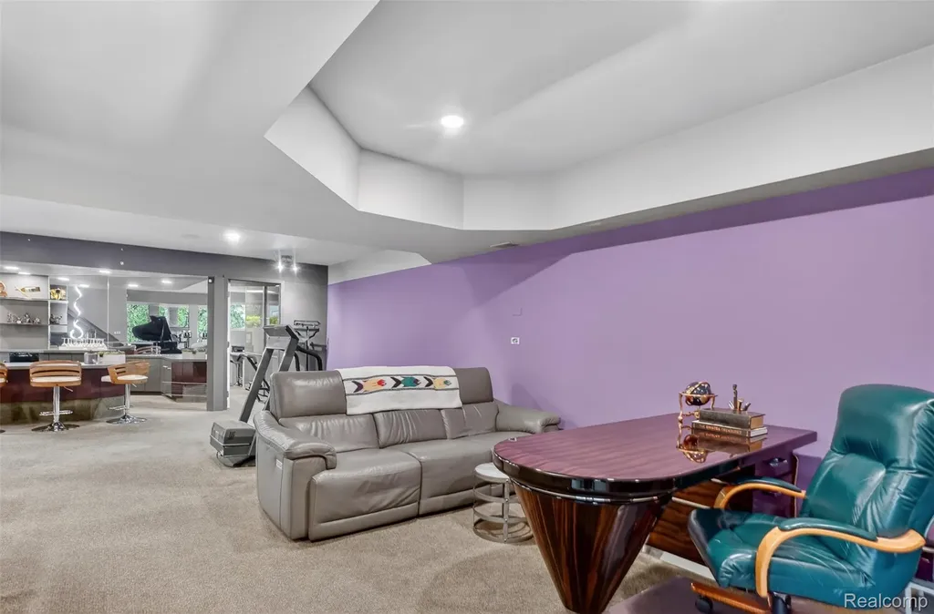 5044 Christy Court Troy City MI 48098
