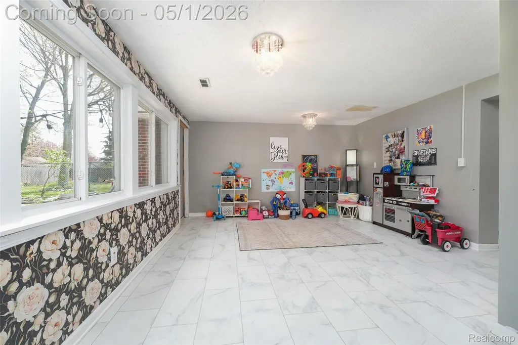 317 Crossman Street Williamston City MI 48895