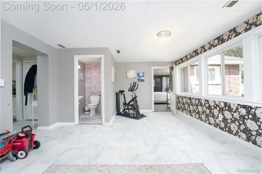 317 Crossman Street Williamston City MI 48895