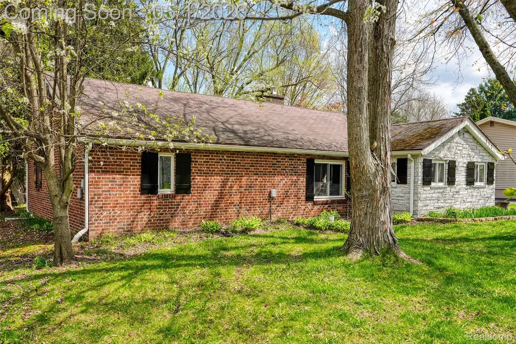 317 Crossman Street Williamston City MI 48895