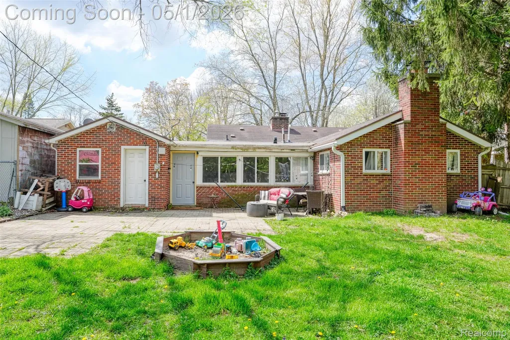 317 Crossman Street Williamston City MI 48895