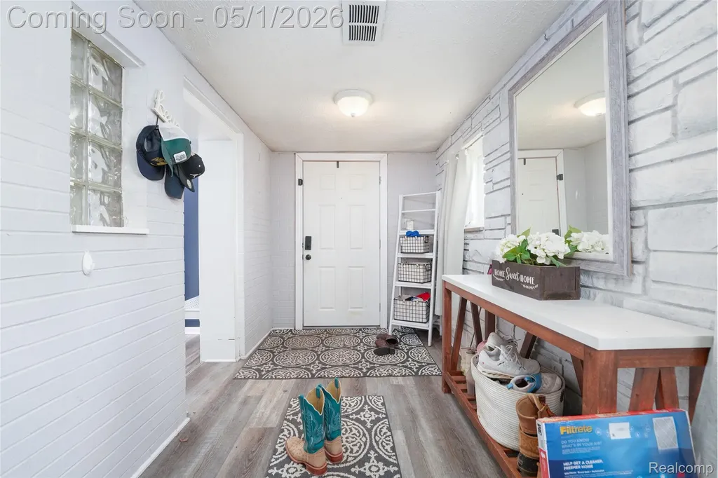 317 Crossman Street Williamston City MI 48895