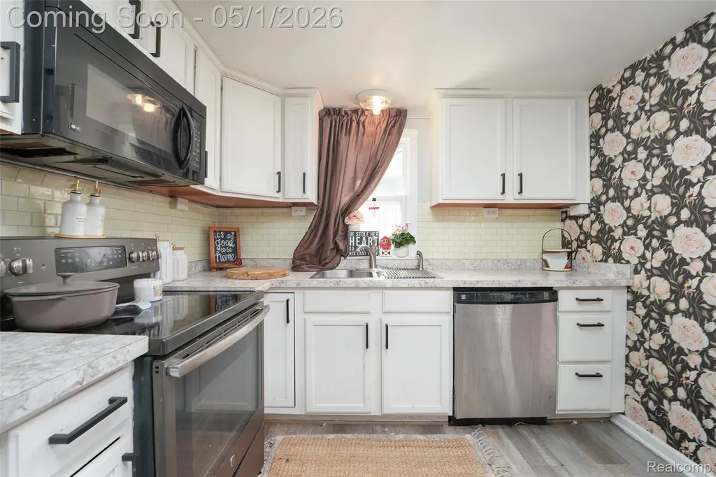 317 Crossman Street Williamston City MI 48895