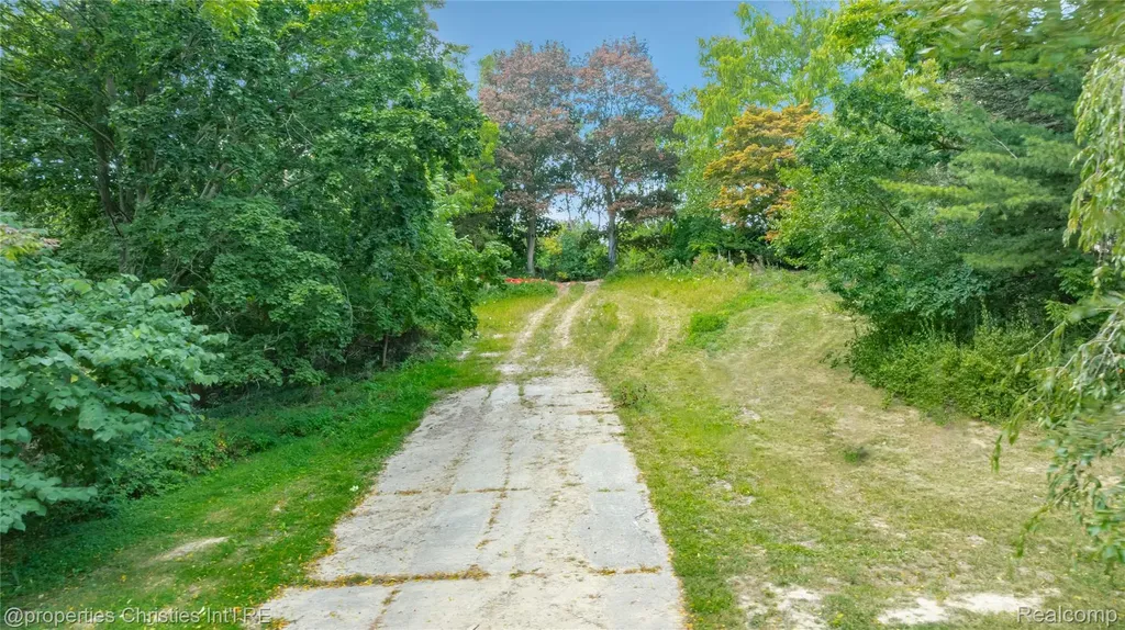 5620 Inkster Road West Bloomfield Charter Township MI 48323