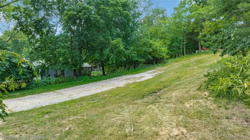 5620 Inkster Road West Bloomfield Charter Township MI 48323