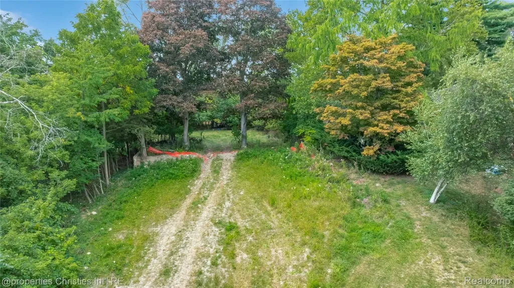 5620 Inkster Road West Bloomfield Charter Township MI 48323