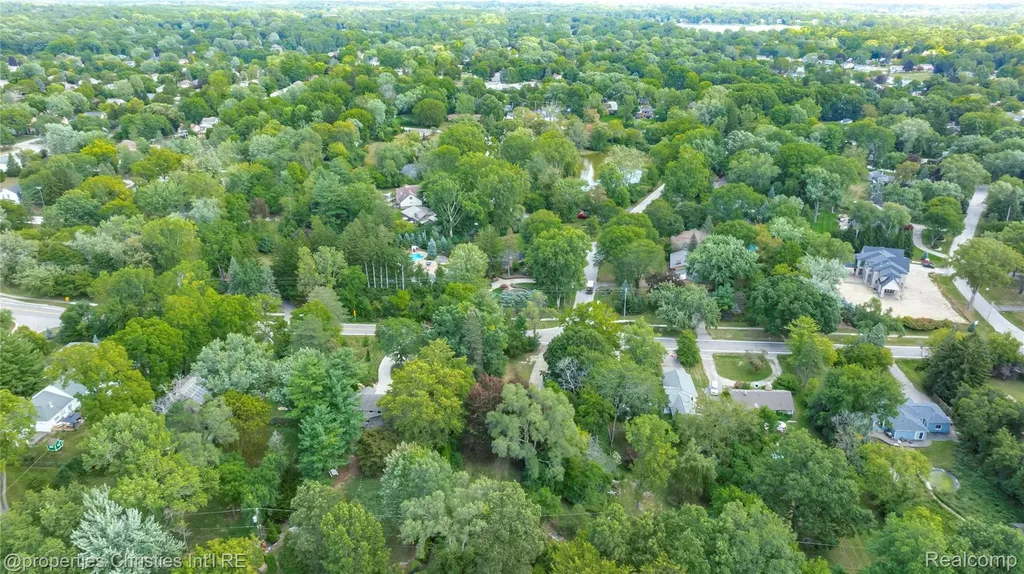 5620 Inkster Road West Bloomfield Charter Township MI 48323