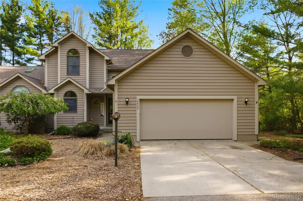 6432 Pinebrook Lane Burton City MI 48509
