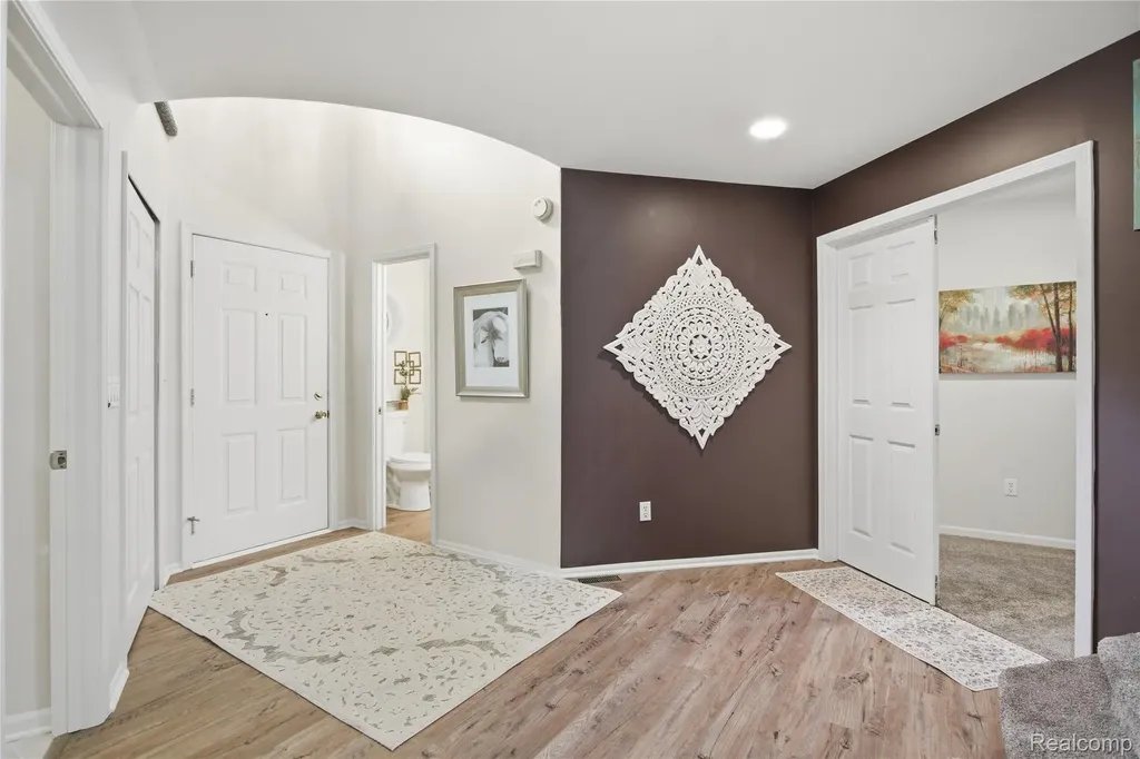 6432 Pinebrook Lane Burton City MI 48509