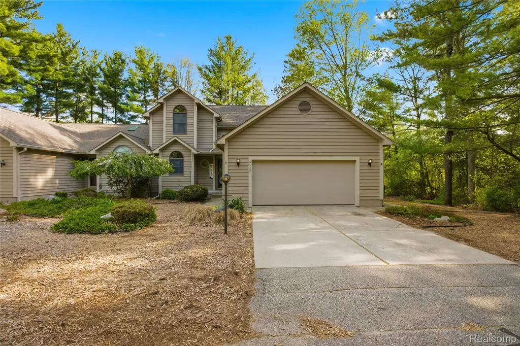 6432 Pinebrook Lane Burton City MI 48509