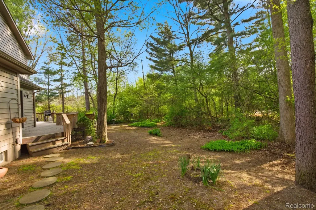 6432 Pinebrook Lane Burton City MI 48509