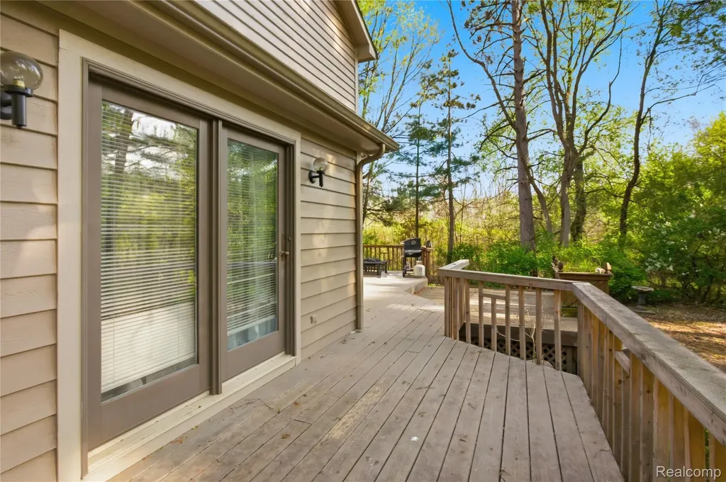 6432 Pinebrook Lane Burton City MI 48509