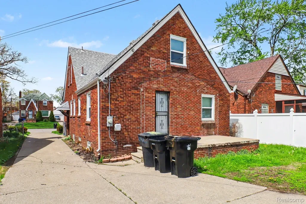 20030 Orleans Street Highland Park City MI 48203