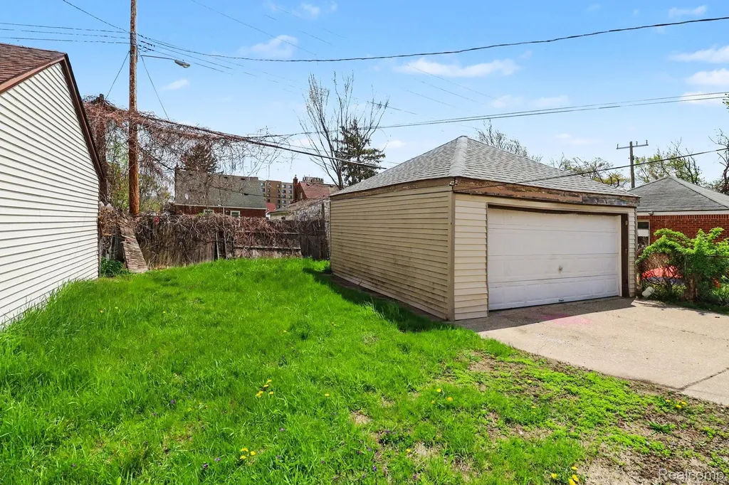 20030 Orleans Street Highland Park City MI 48203