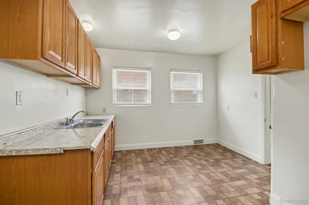 20030 Orleans Street Highland Park City MI 48203