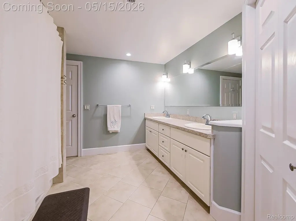 3720 E Clarkston Road Oakland Charter Township MI 48363