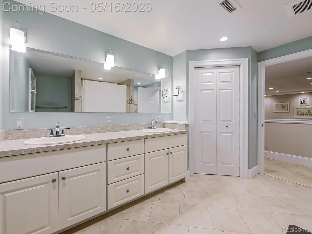 3720 E Clarkston Road Oakland Charter Township MI 48363