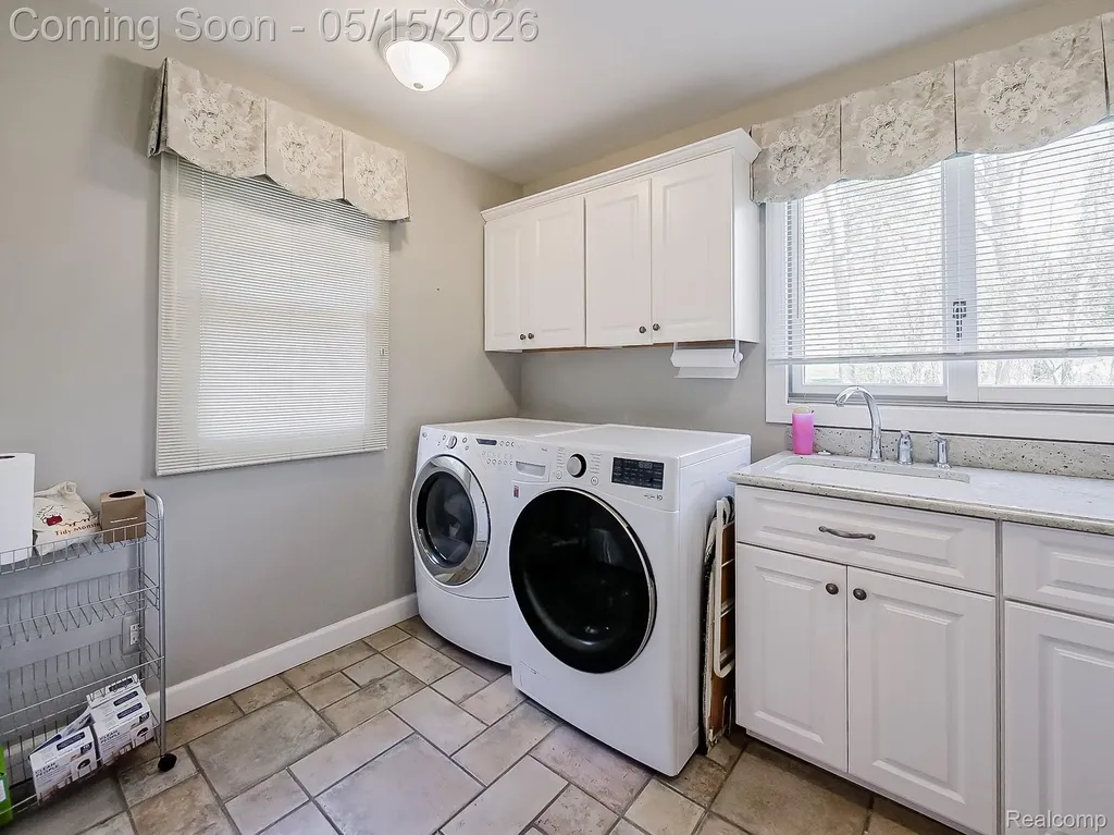 3720 E Clarkston Road Oakland Charter Township MI 48363