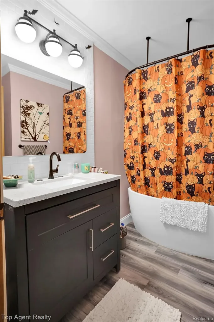 43058 W Kirkwood Drive Clinton Charter Township MI 48038