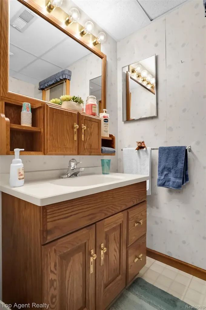 43058 W Kirkwood Drive Clinton Charter Township MI 48038