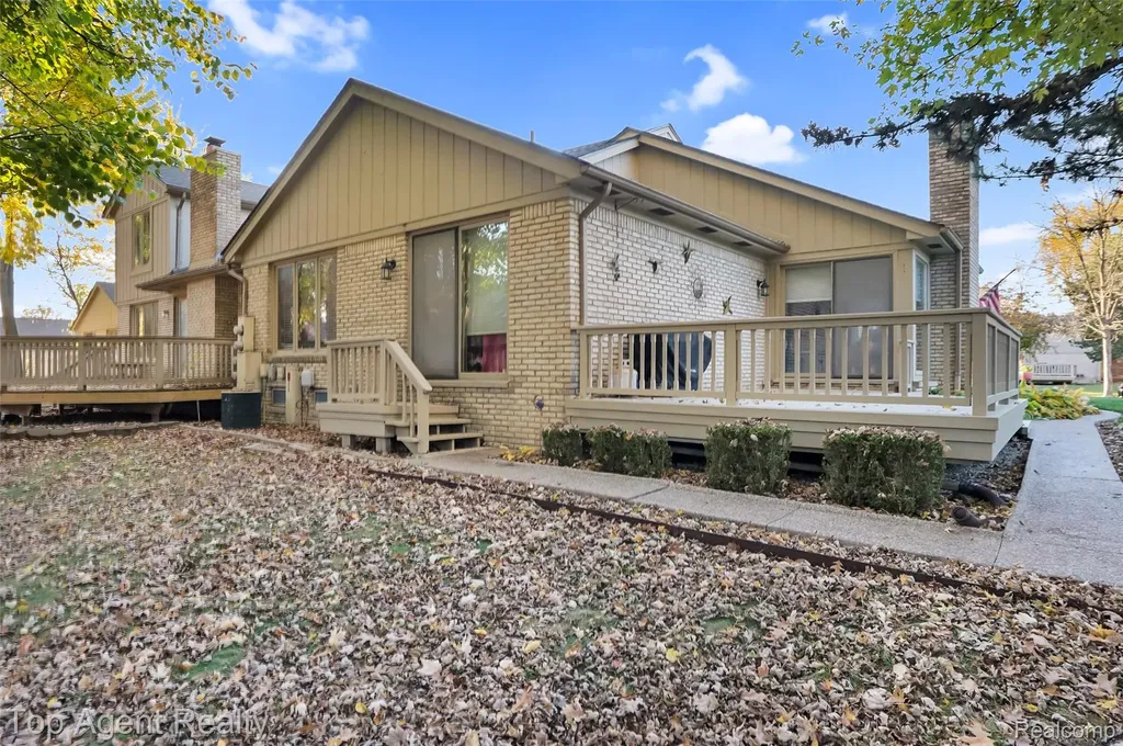 43058 W Kirkwood Drive Clinton Charter Township MI 48038